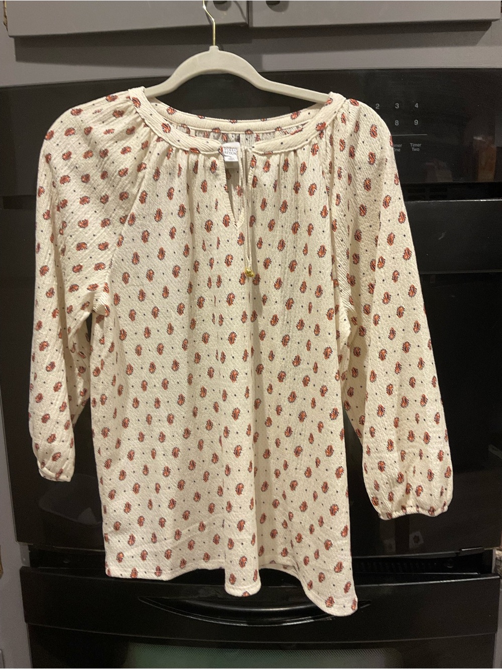 9-2026 croft & barrow Cream Peasant Blouse with Rust Floral Print. NEW